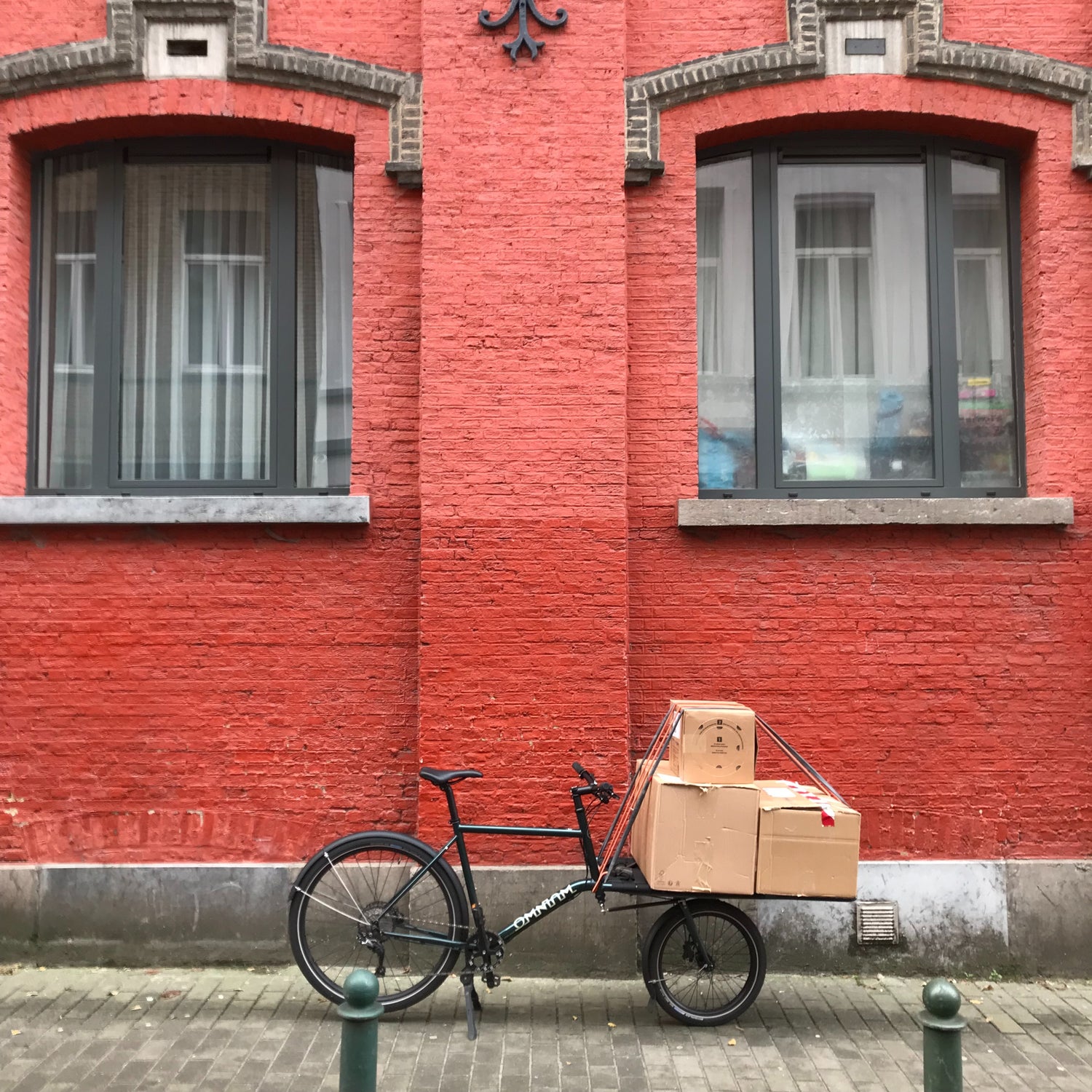 Livraison à vélo Nisha Ceramic à Bruxelles et ses communes prendre rdv  frais de livraison